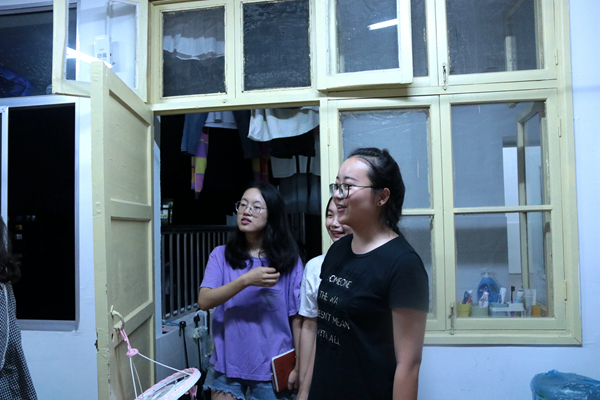  新学期360看球吧
领导老师下寝送关怀